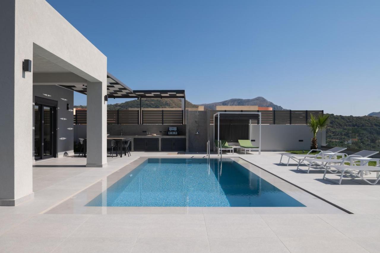 Eolides Villas , Quite Idyll Of Rural Bliss,By Thinkvilla Lambiní 外观 照片