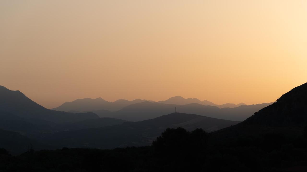 Eolides Villas , Quite Idyll Of Rural Bliss,By Thinkvilla Lambiní 外观 照片