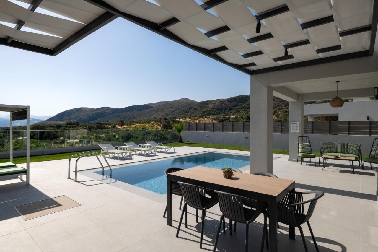 Eolides Villas , Quite Idyll Of Rural Bliss,By Thinkvilla Lambiní 外观 照片